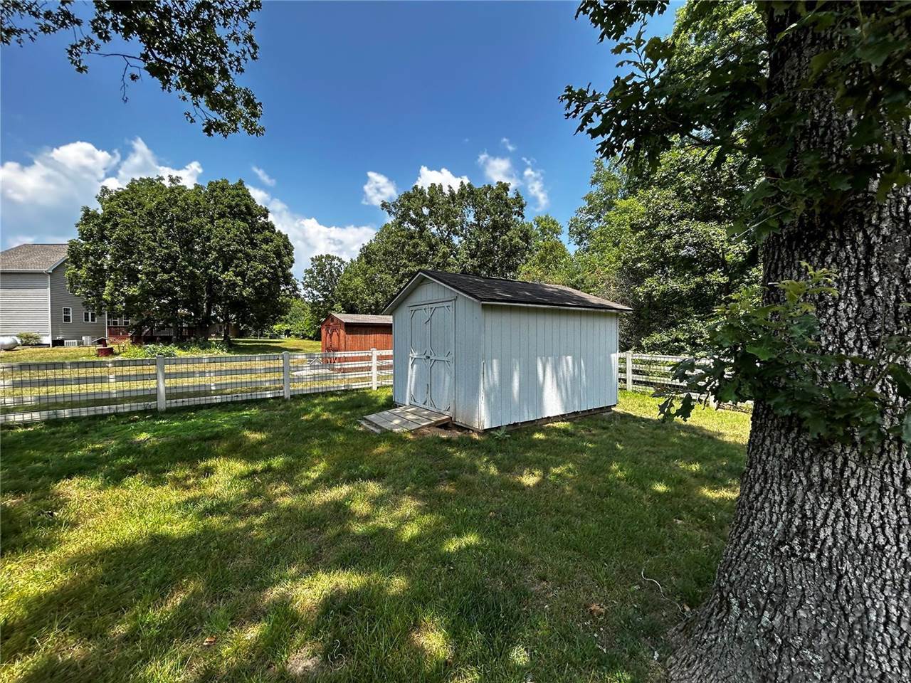 121 Vaughn Ave, Saint Robert, MO 65584