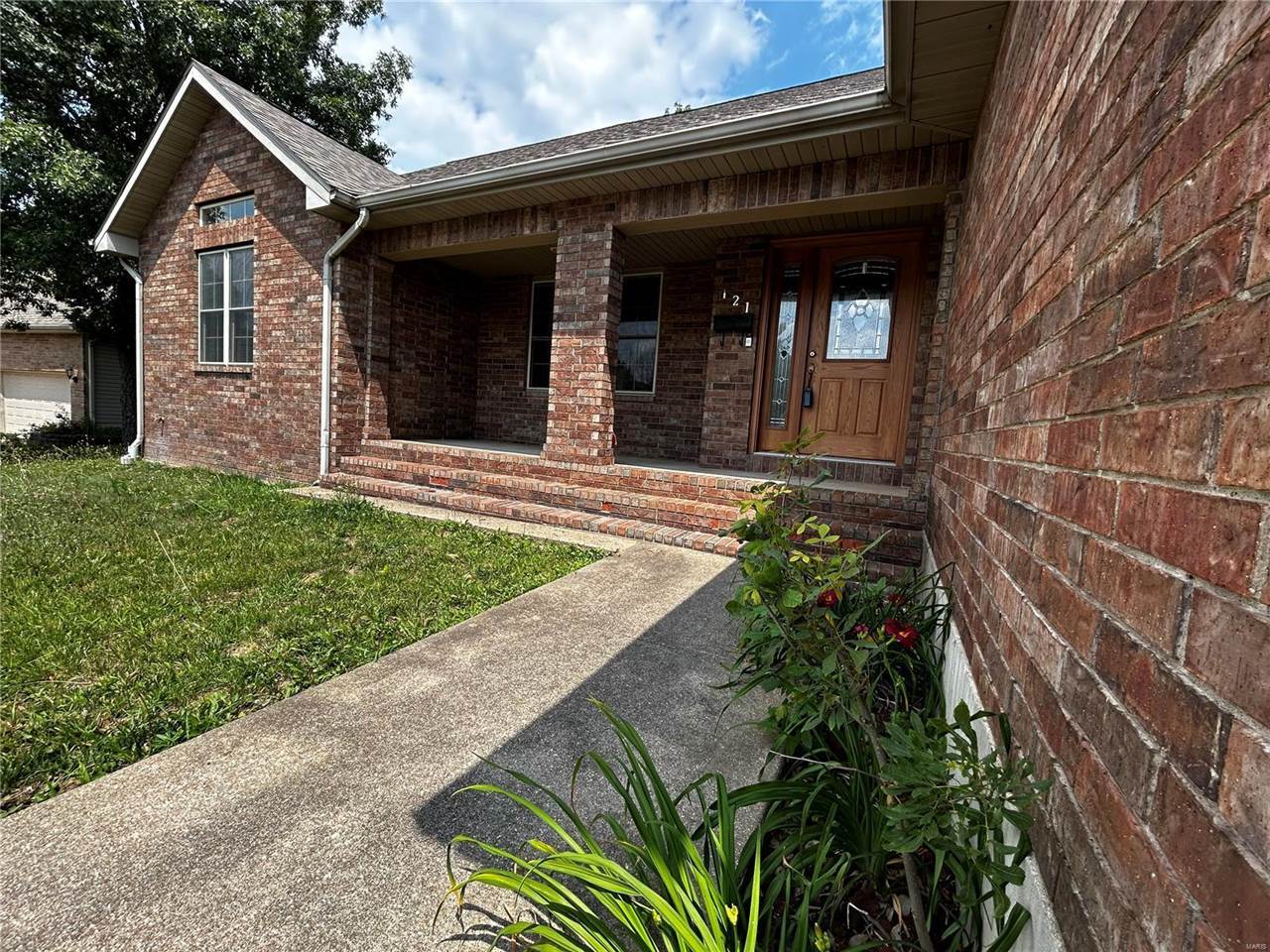 121 Vaughn Ave, Saint Robert, MO 65584