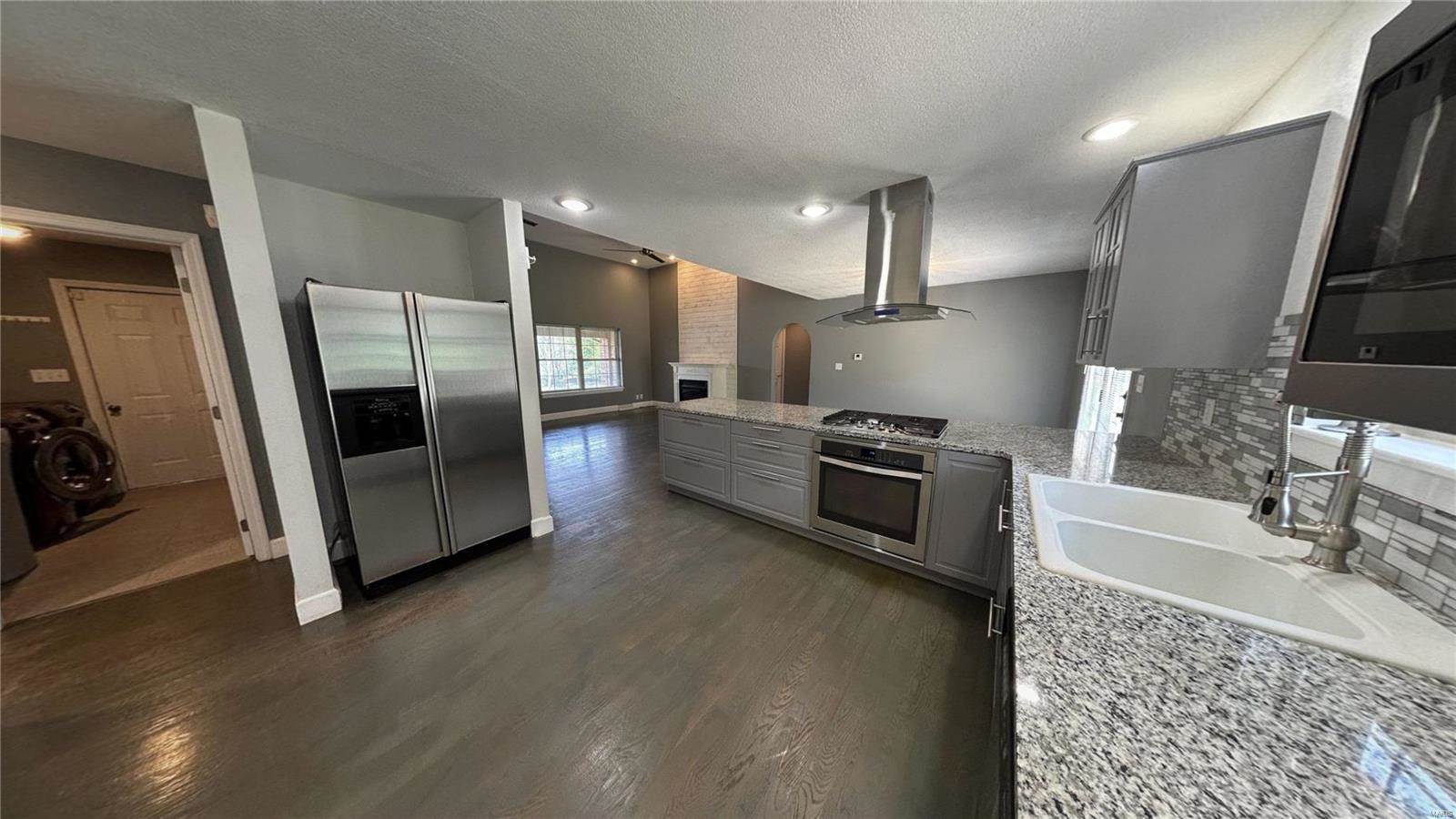 121 Vaughn Ave, Saint Robert, MO 65584