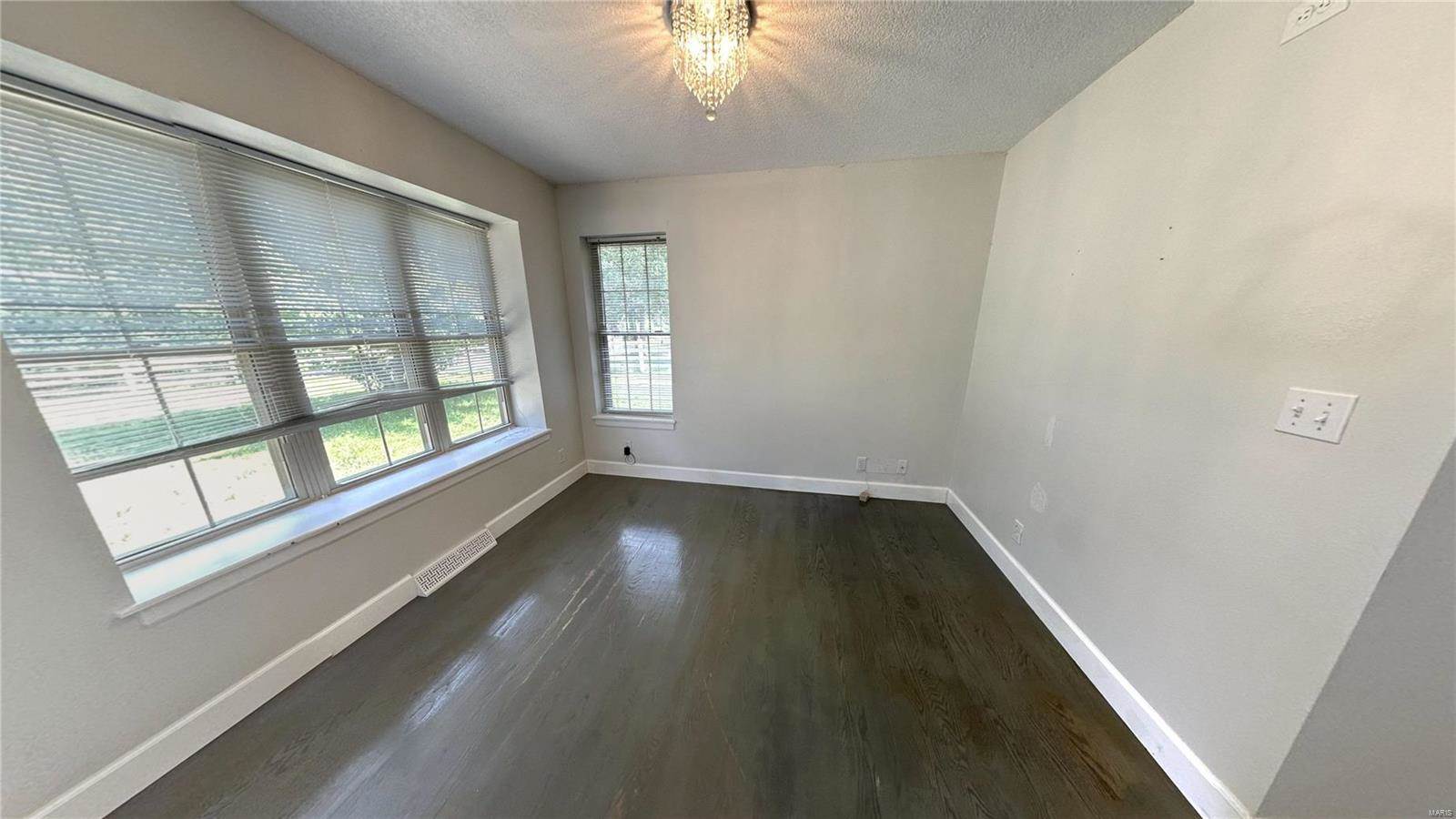 121 Vaughn Ave, Saint Robert, MO 65584