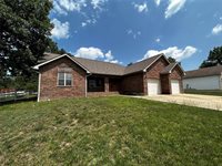 121 Vaughn Ave, Saint Robert, MO 65584