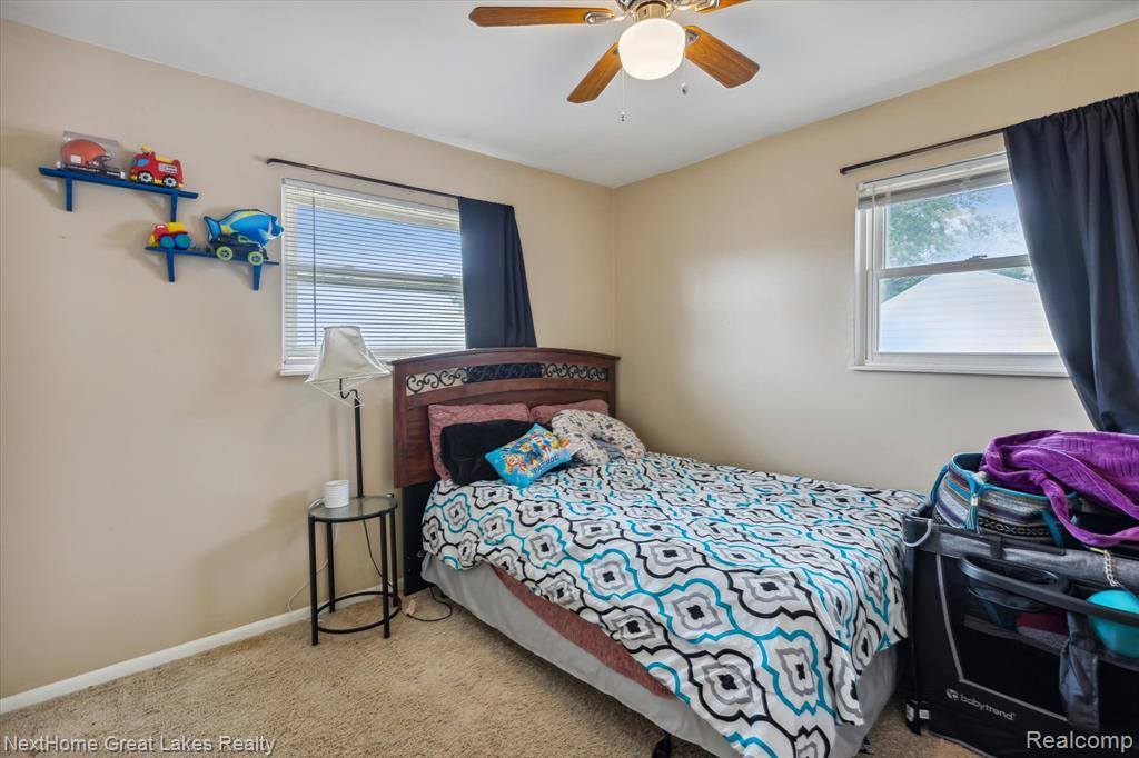 1372 North Genesee Road, Burton, MI 48509