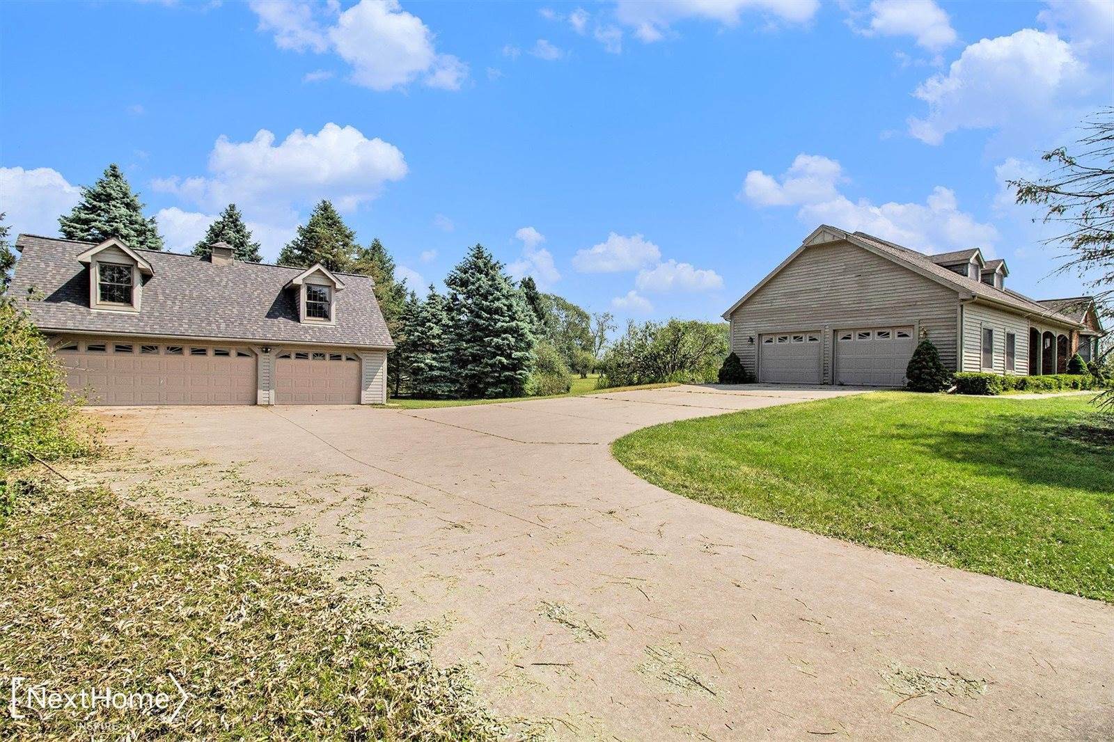 2820 High Meadows, Howell, MI 48843