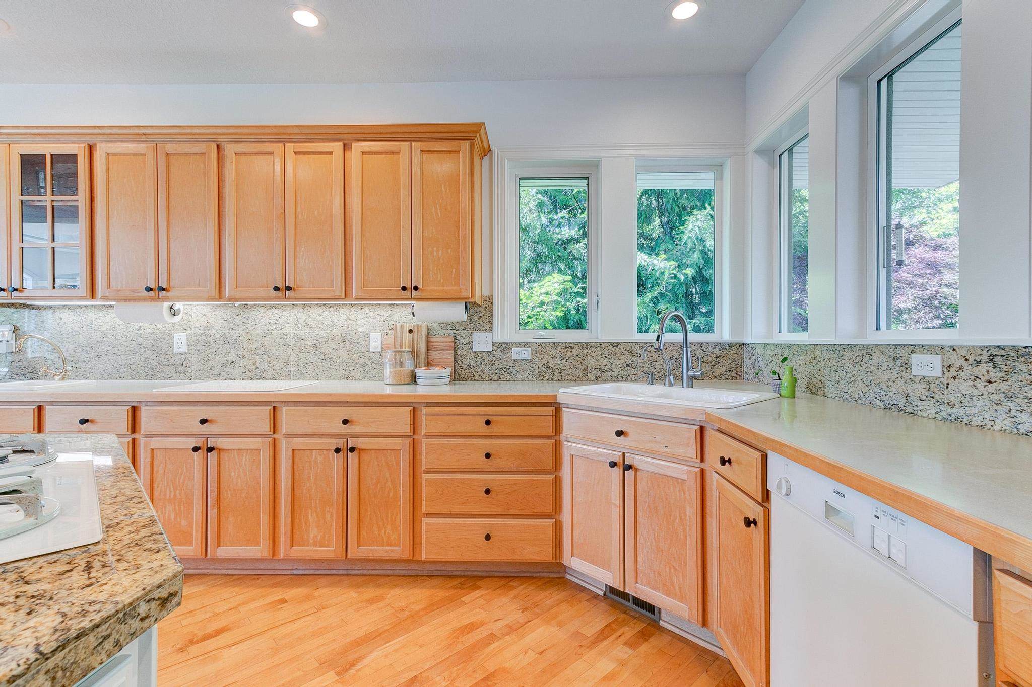 1123 NW Frazier Ct, Portland, OR 97229