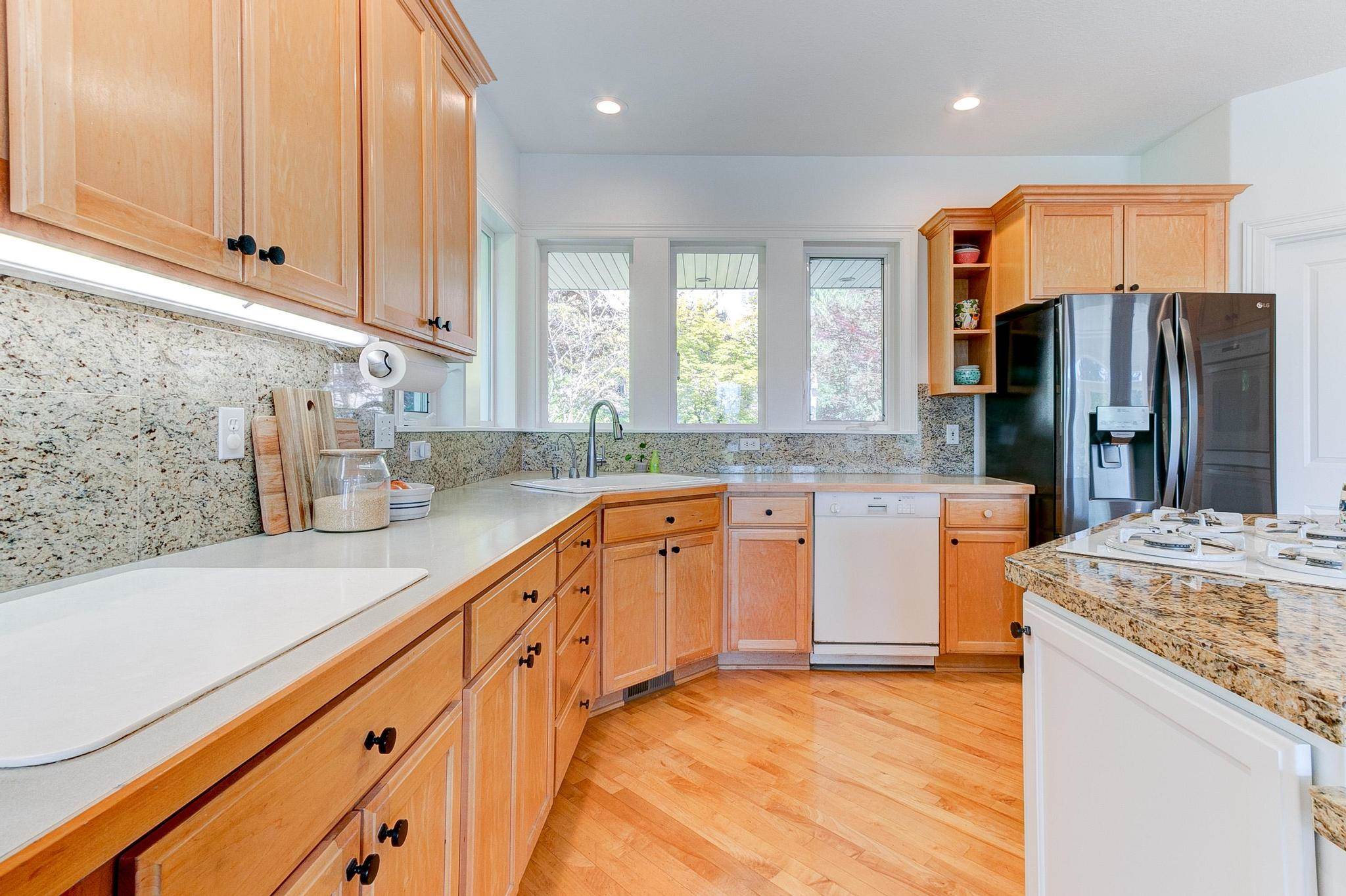 1123 NW Frazier Ct, Portland, OR 97229