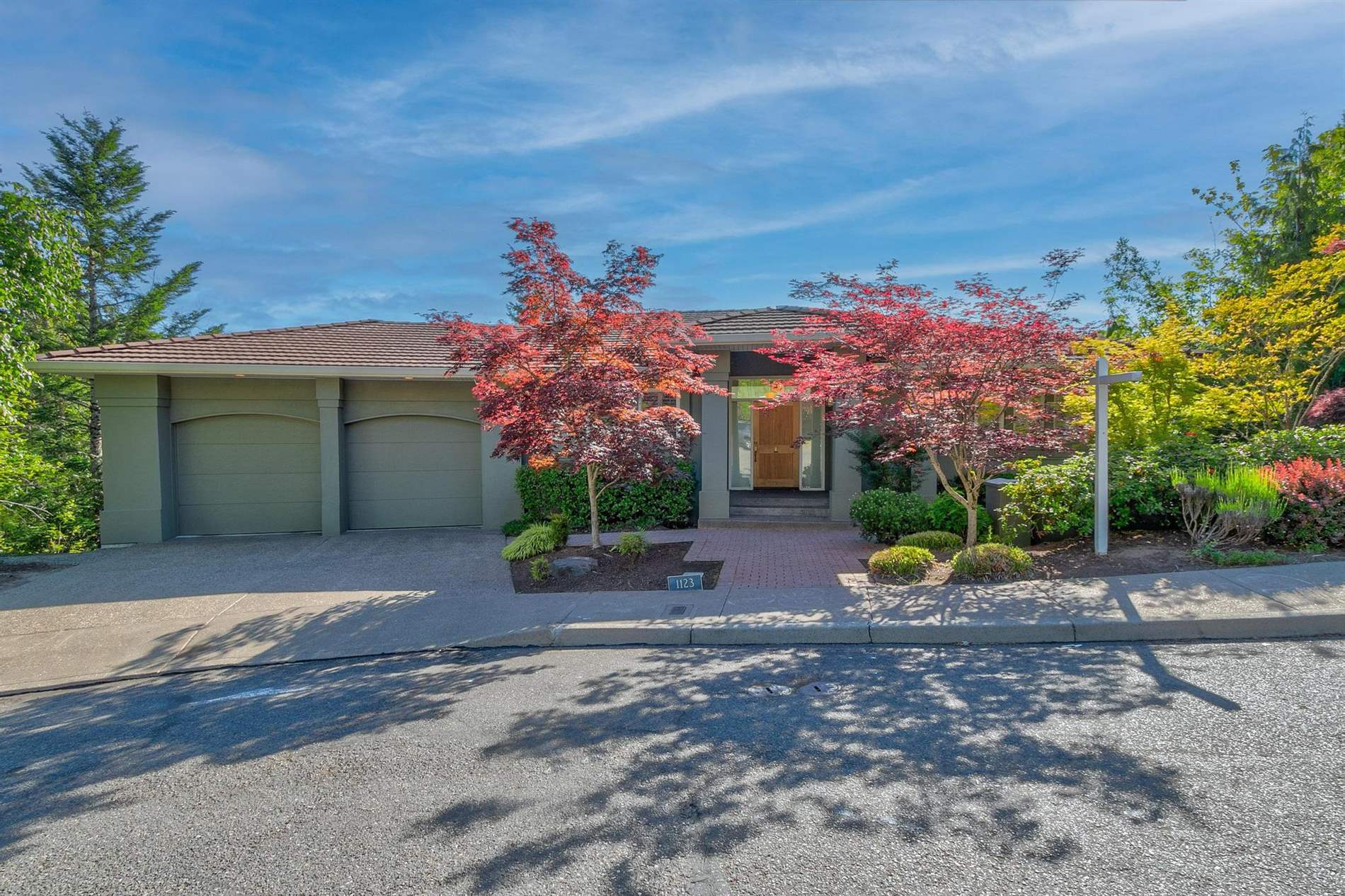 1123 NW Frazier Ct, Portland, OR 97229