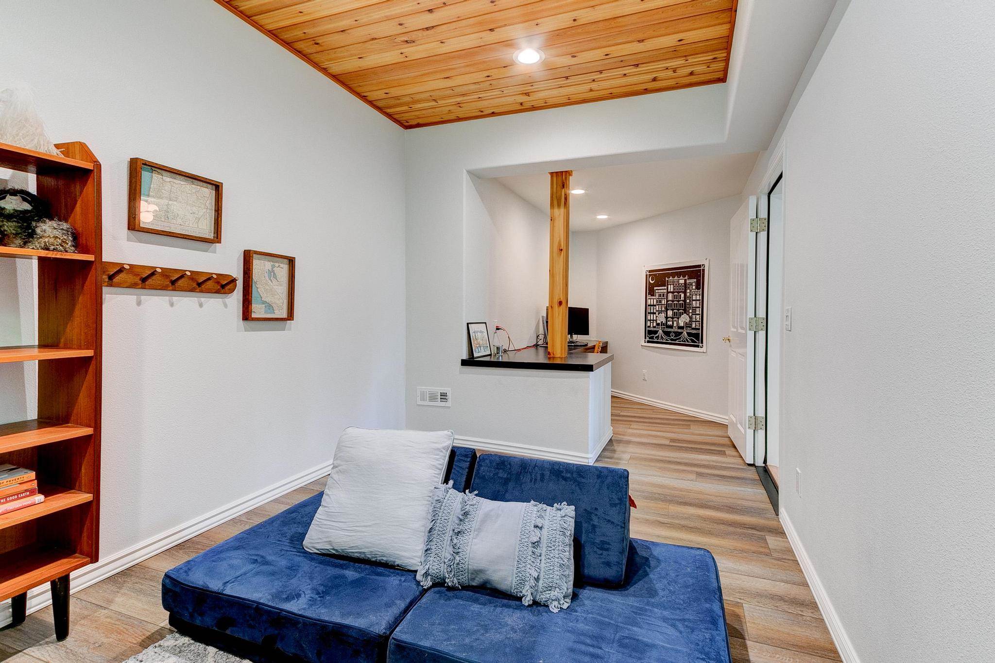 1123 NW Frazier Ct, Portland, OR 97229