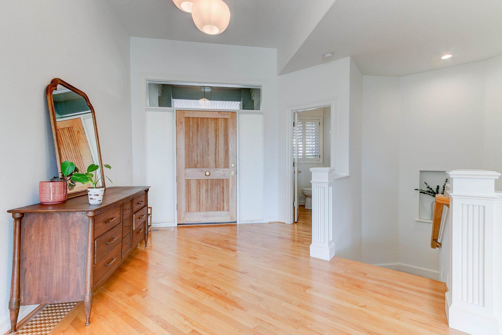 1123 NW Frazier Ct, Portland, OR 97229