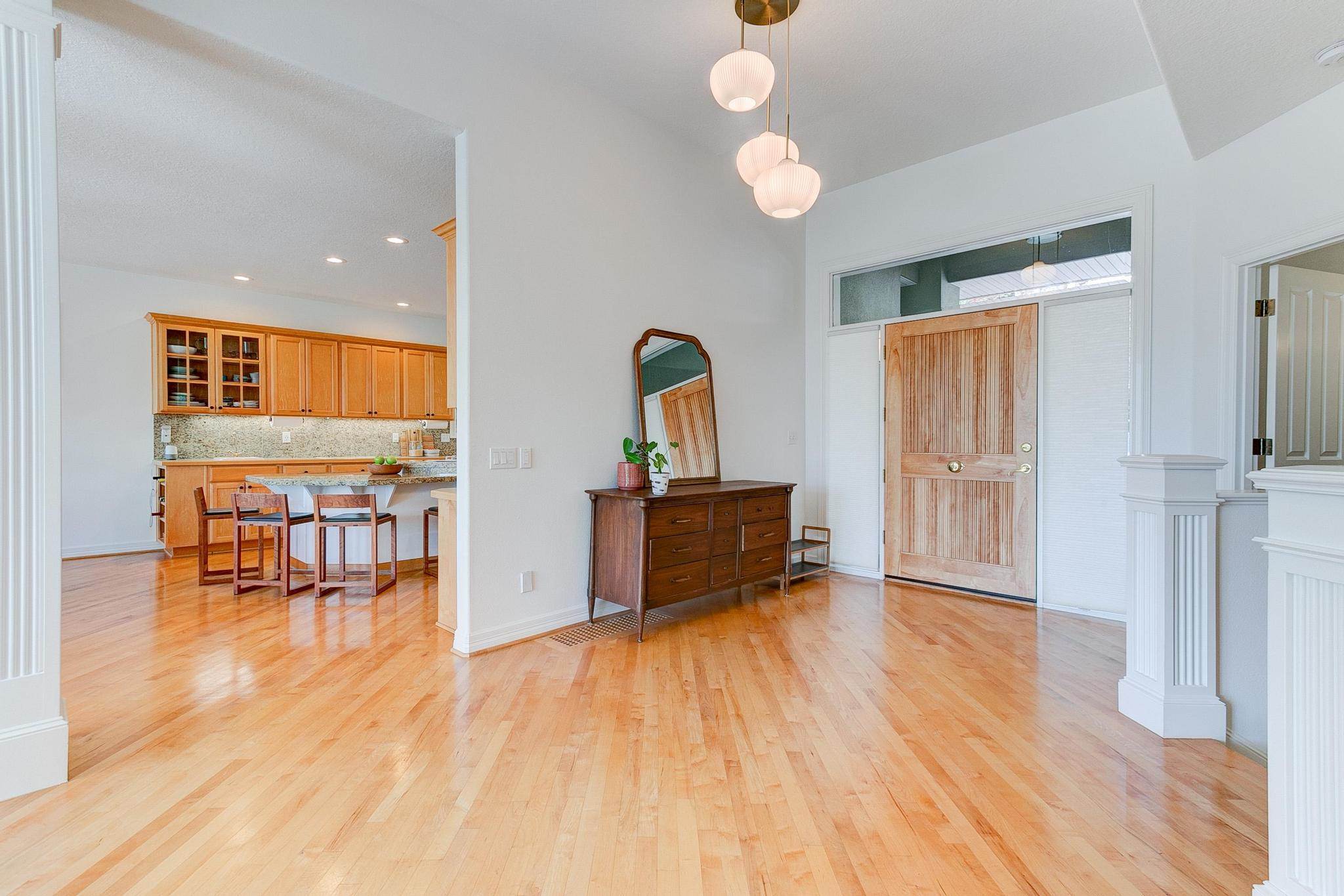 1123 NW Frazier Ct, Portland, OR 97229