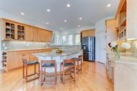 1123 NW Frazier Ct, Portland, OR 97229