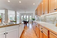 1123 NW Frazier Ct, Portland, OR 97229