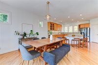 1123 NW Frazier Ct, Portland, OR 97229
