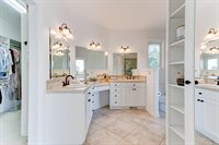 1123 NW Frazier Ct, Portland, OR 97229