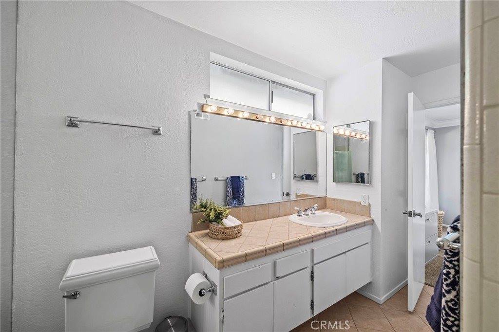 2329 North Lyon Street, Santa Ana, CA 92705