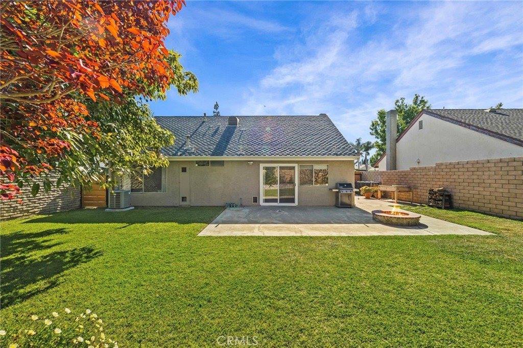 2329 North Lyon Street, Santa Ana, CA 92705
