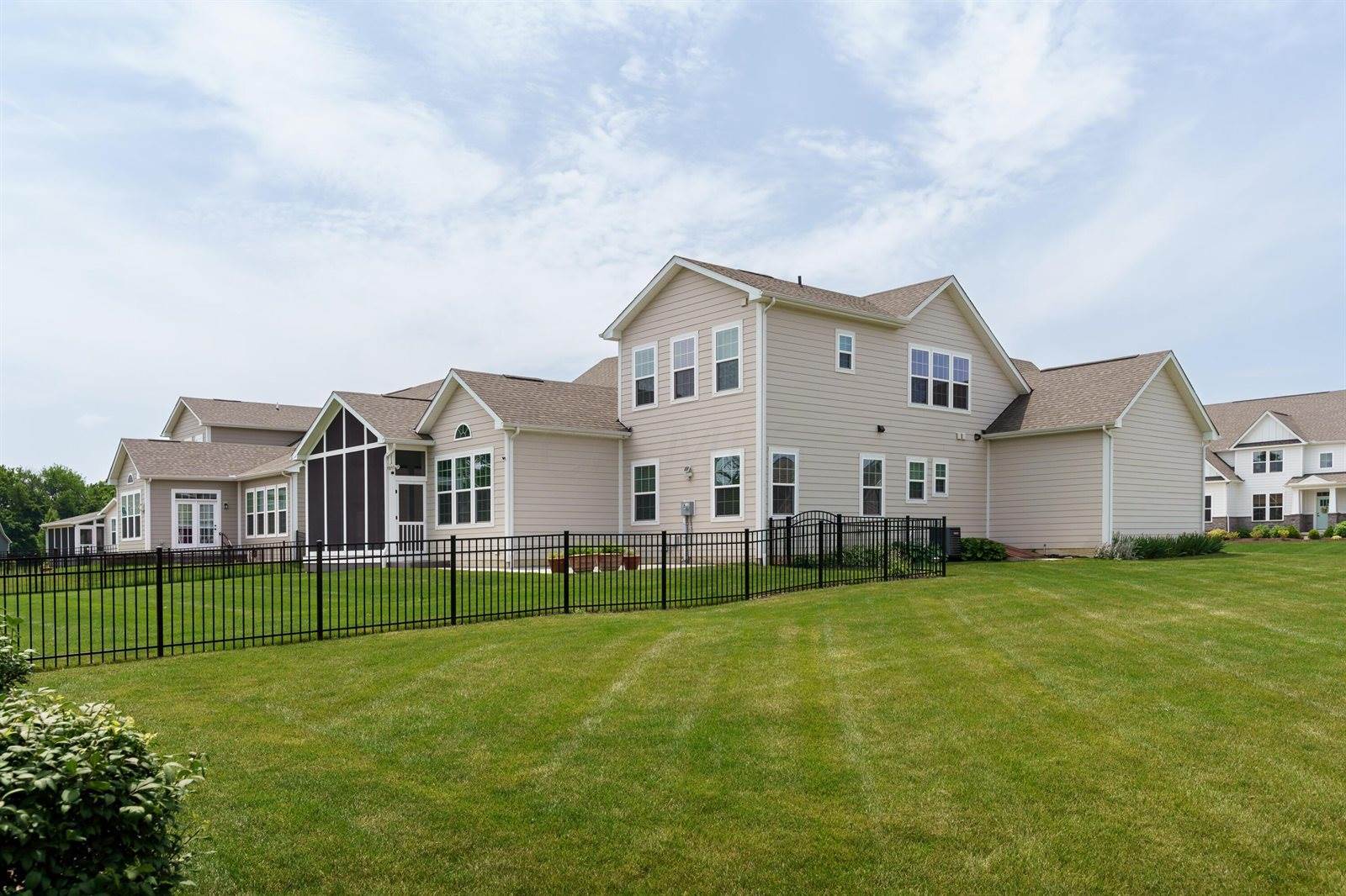 7411 Paradisio Drive, Galena, OH 43021