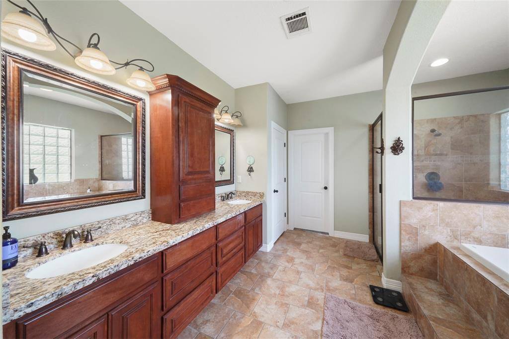 5112 East Settlers Bend, Montgomery, TX 77316