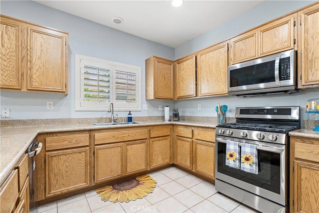 44112 Westridge Drive, Lancaster, CA 93536