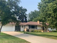 1508 LaCresta Drive, Freeport, IL 61032
