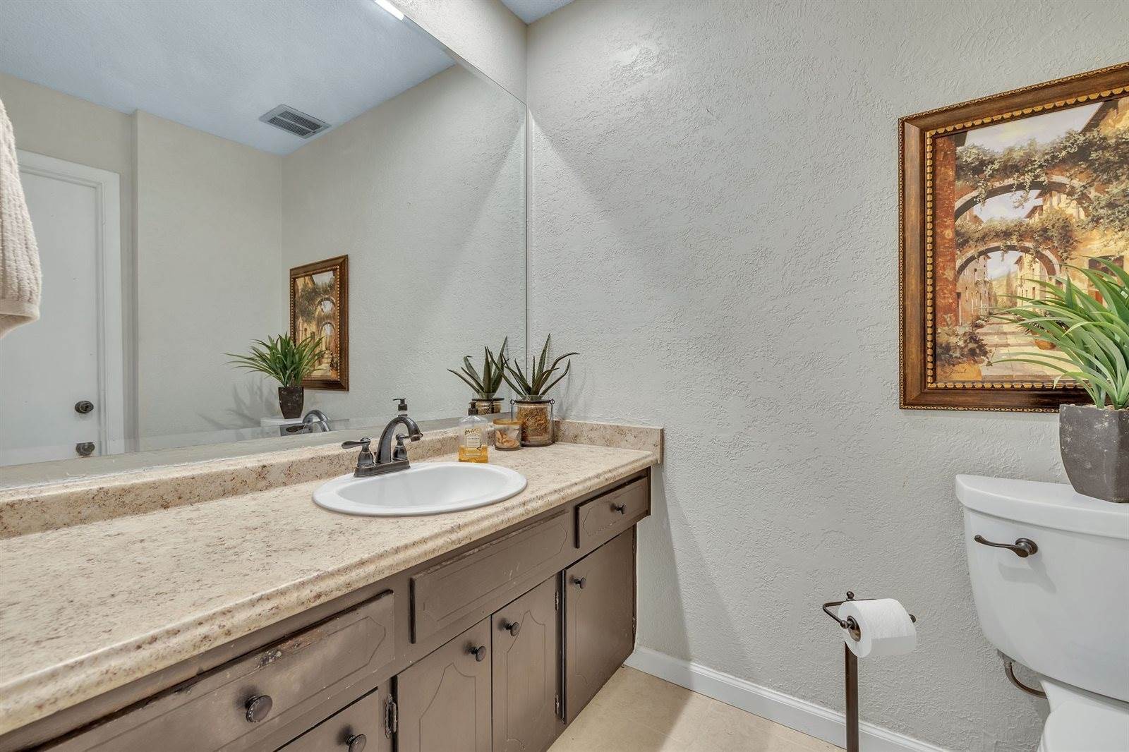 5510 Country Dr, Nashville, TN 37211