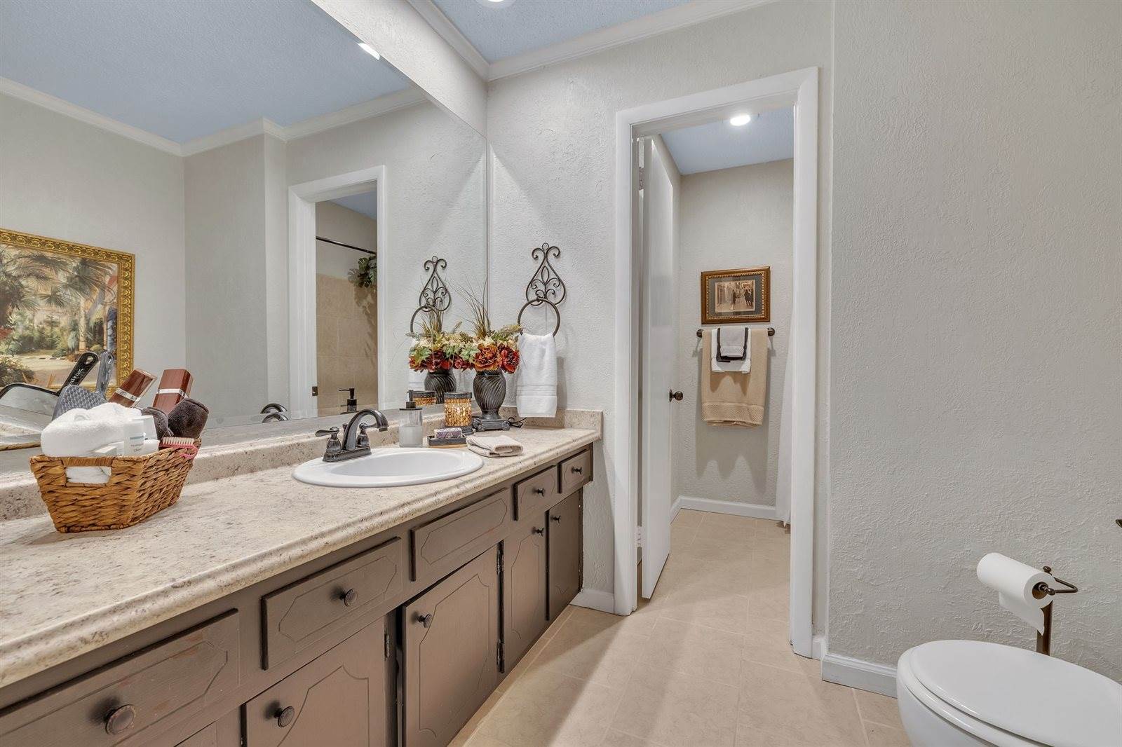 5510 Country Dr, Nashville, TN 37211