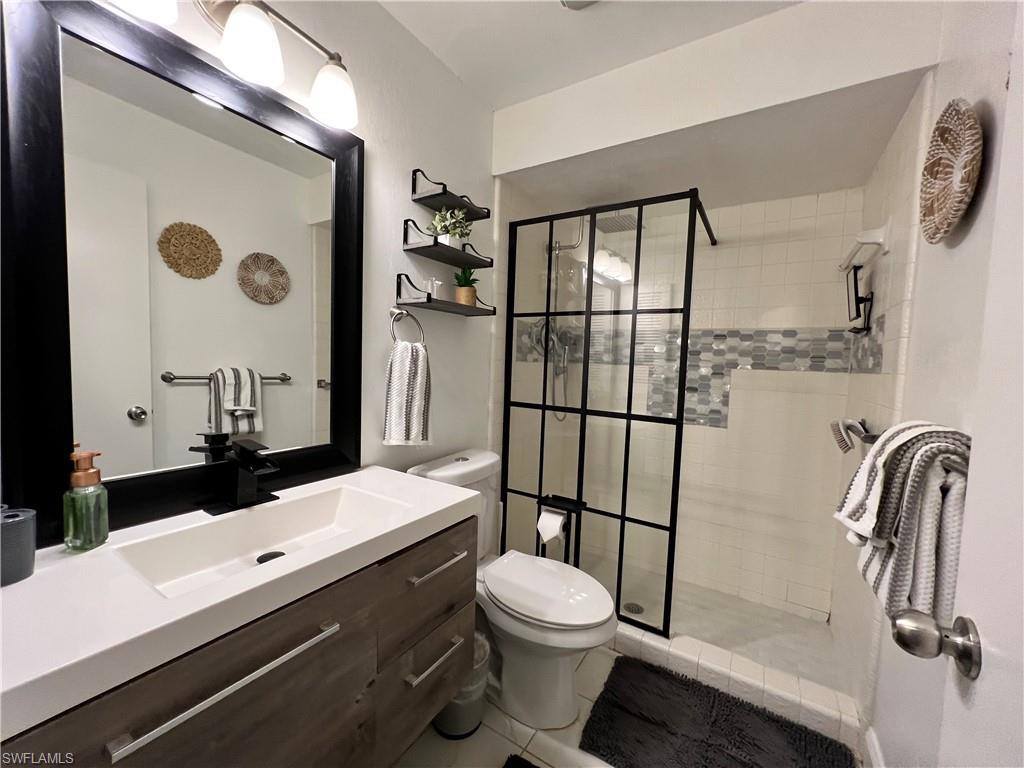 3471 Boca Ciega DR E-15, Naples, FL 34112