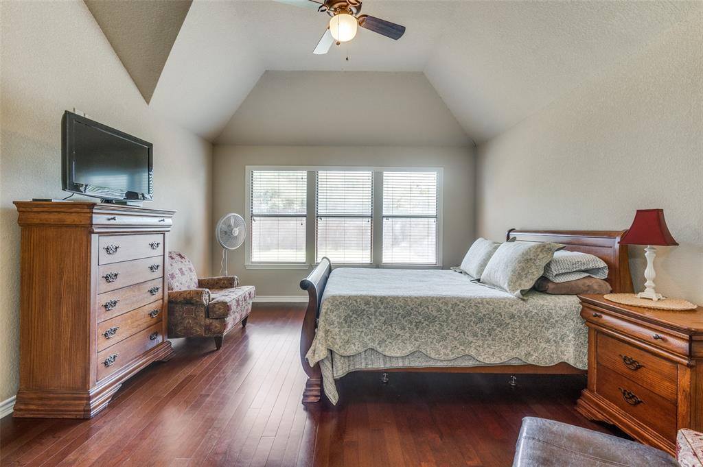 8605 Vista Royale Drive, Fort Worth, TX 76108