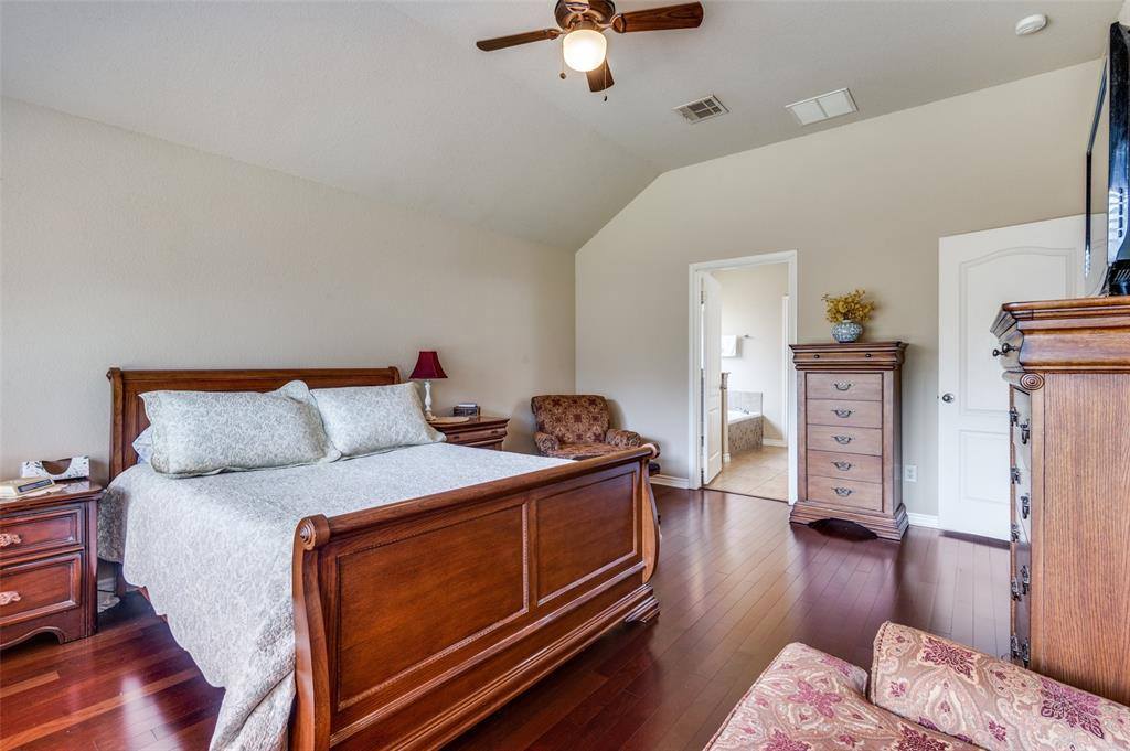 8605 Vista Royale Drive, Fort Worth, TX 76108