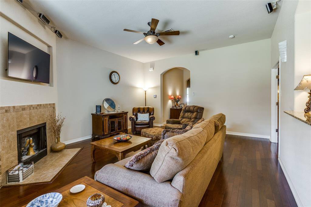 8605 Vista Royale Drive, Fort Worth, TX 76108