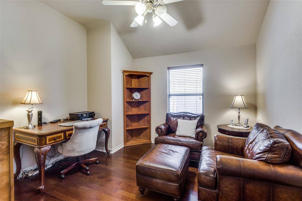 8605 Vista Royale Drive, Fort Worth, TX 76108