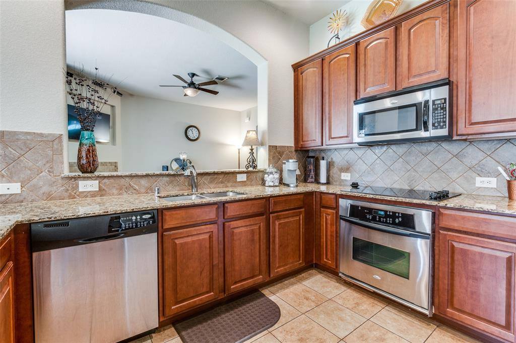 8605 Vista Royale Drive, Fort Worth, TX 76108