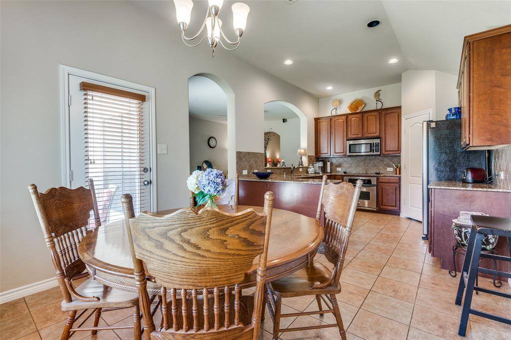 8605 Vista Royale Drive, Fort Worth, TX 76108