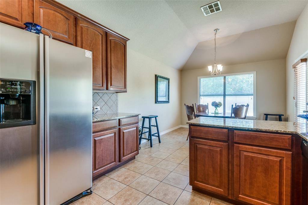 8605 Vista Royale Drive, Fort Worth, TX 76108