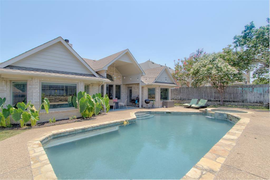 2627 Cedar View Drive, Arlington, TX 76006