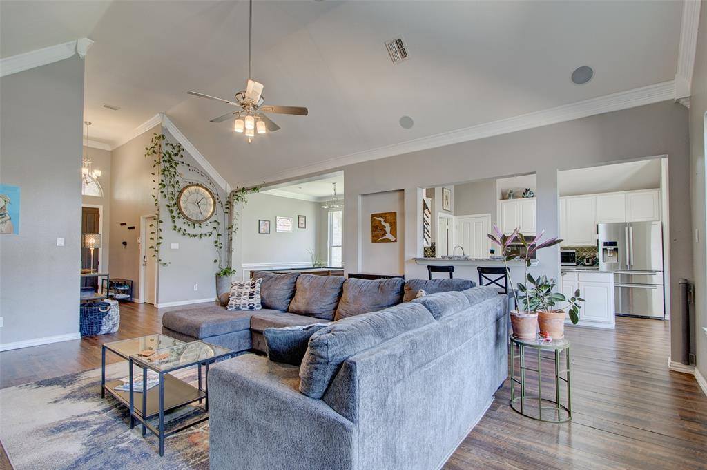 2627 Cedar View Drive, Arlington, TX 76006