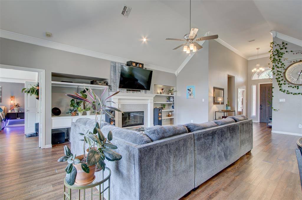 2627 Cedar View Drive, Arlington, TX 76006