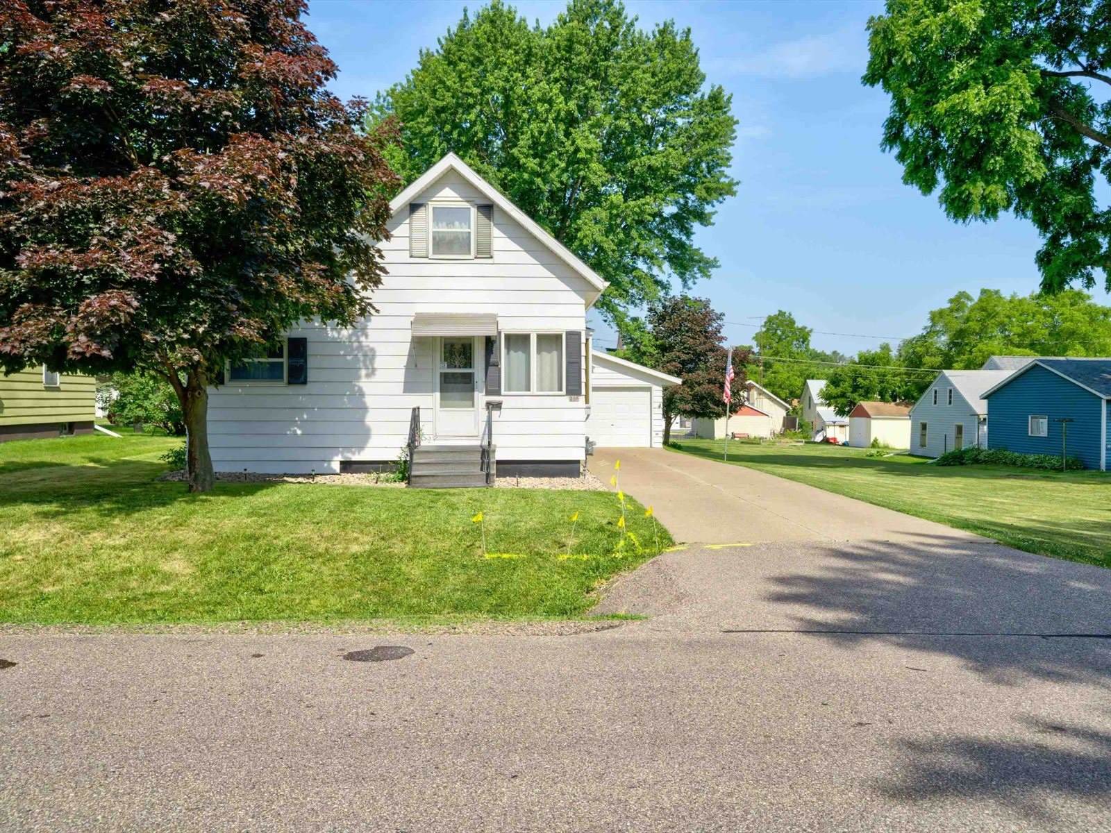 206 N Cherry Avenue, Marshfield, WI 54449