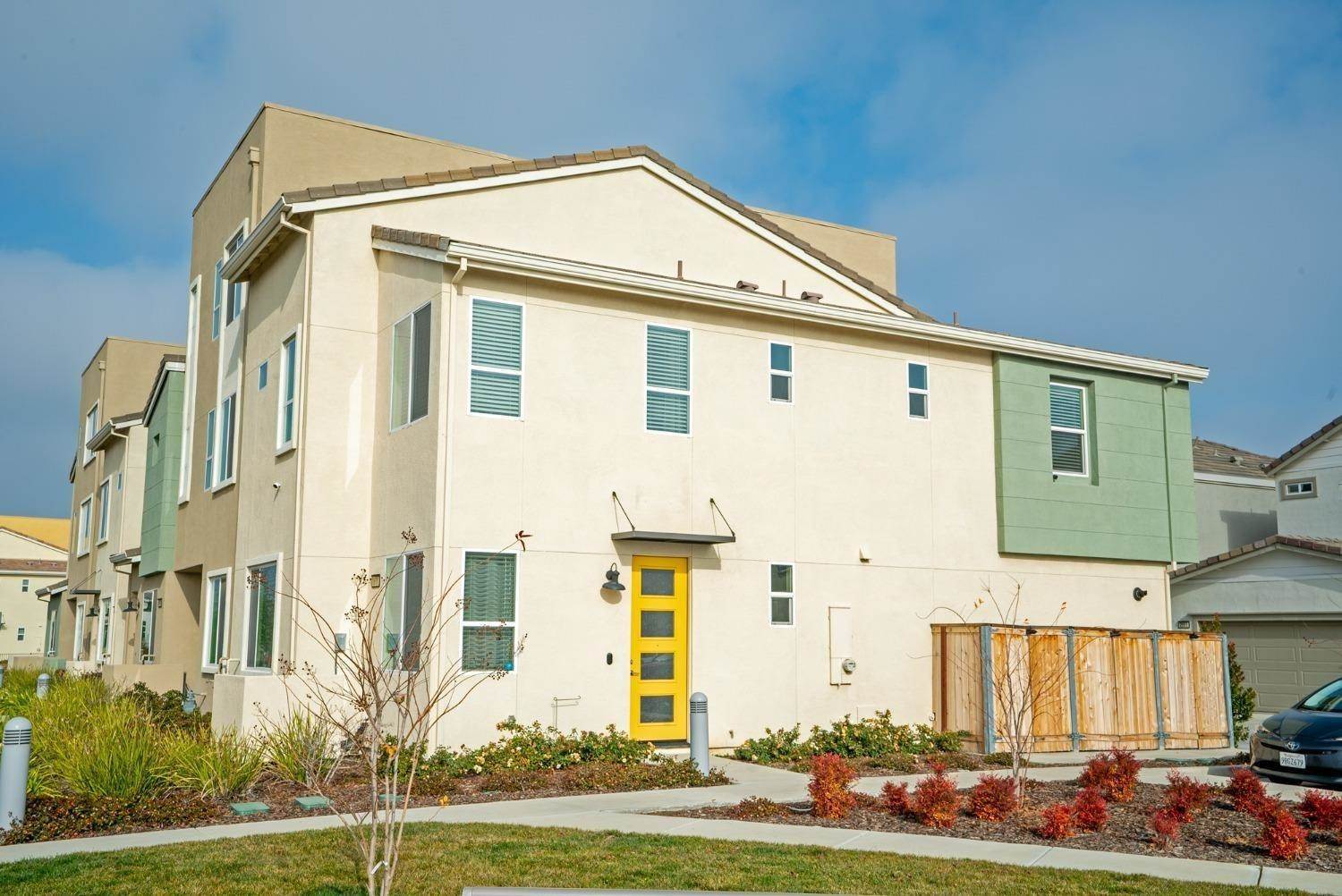 3678 East Commerce Way, Sacramento, CA 95834