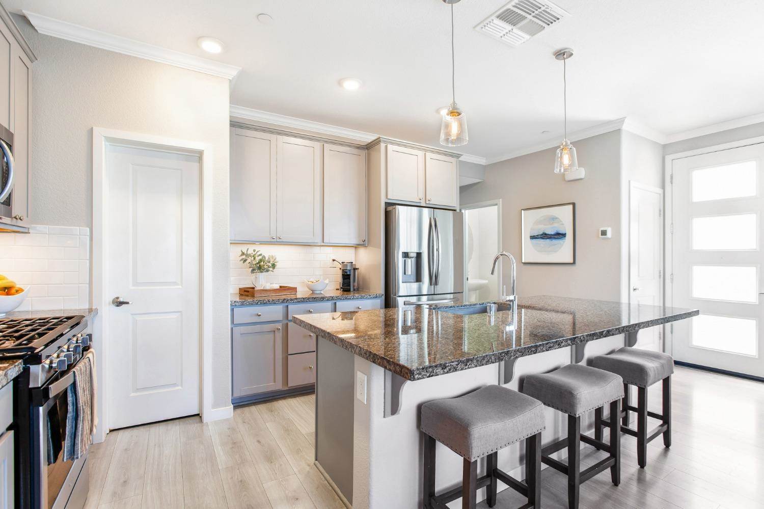 3678 East Commerce Way, Sacramento, CA 95834