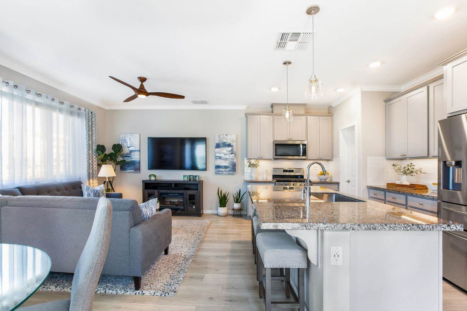 3678 East Commerce Way, Sacramento, CA 95834