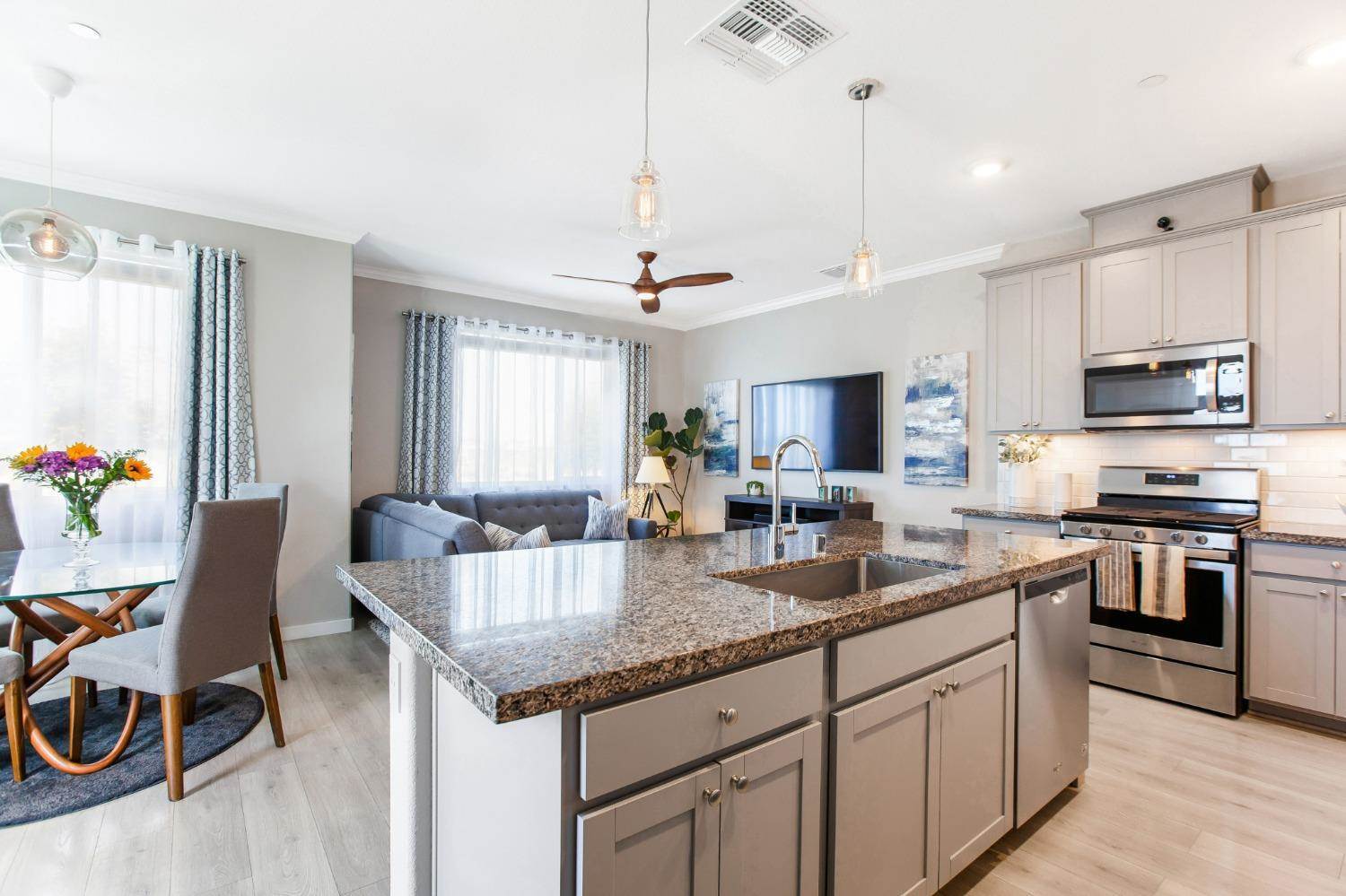 3678 East Commerce Way, Sacramento, CA 95834