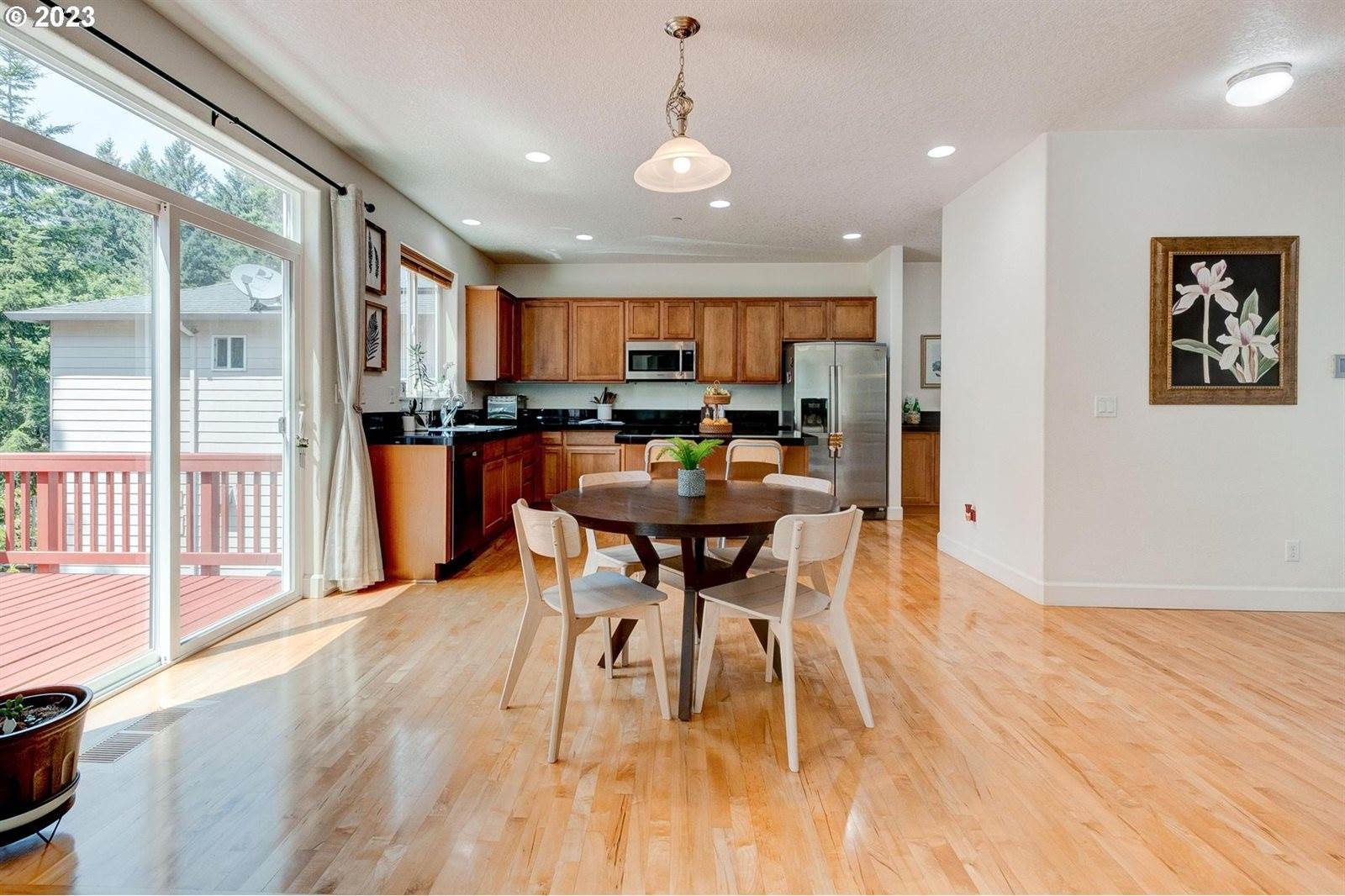 8371 SW Hayden Dr, Beaverton, OR 97007