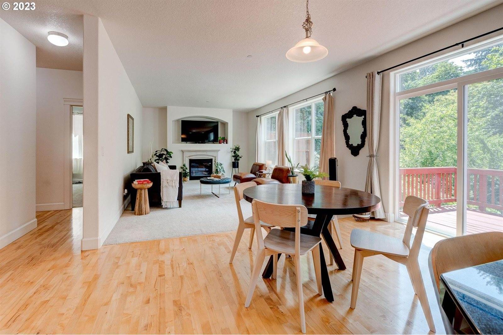 8371 SW Hayden Dr, Beaverton, OR 97007