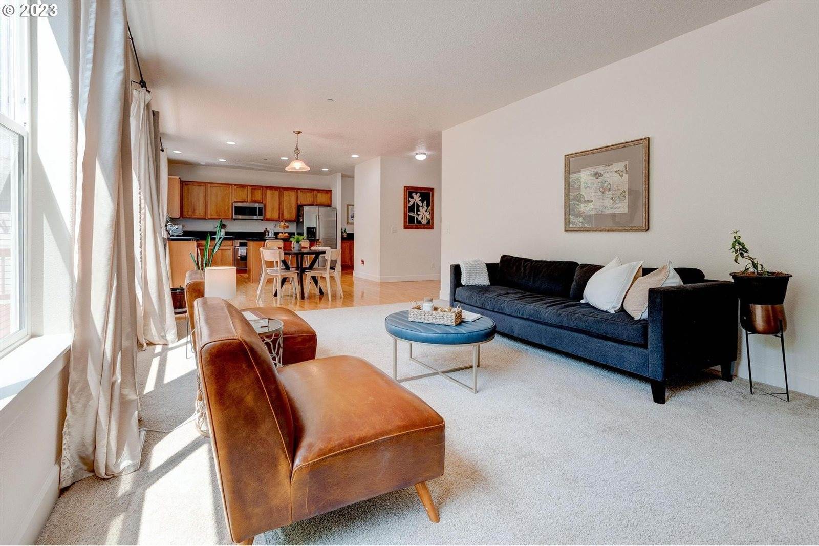 8371 SW Hayden Dr, Beaverton, OR 97007