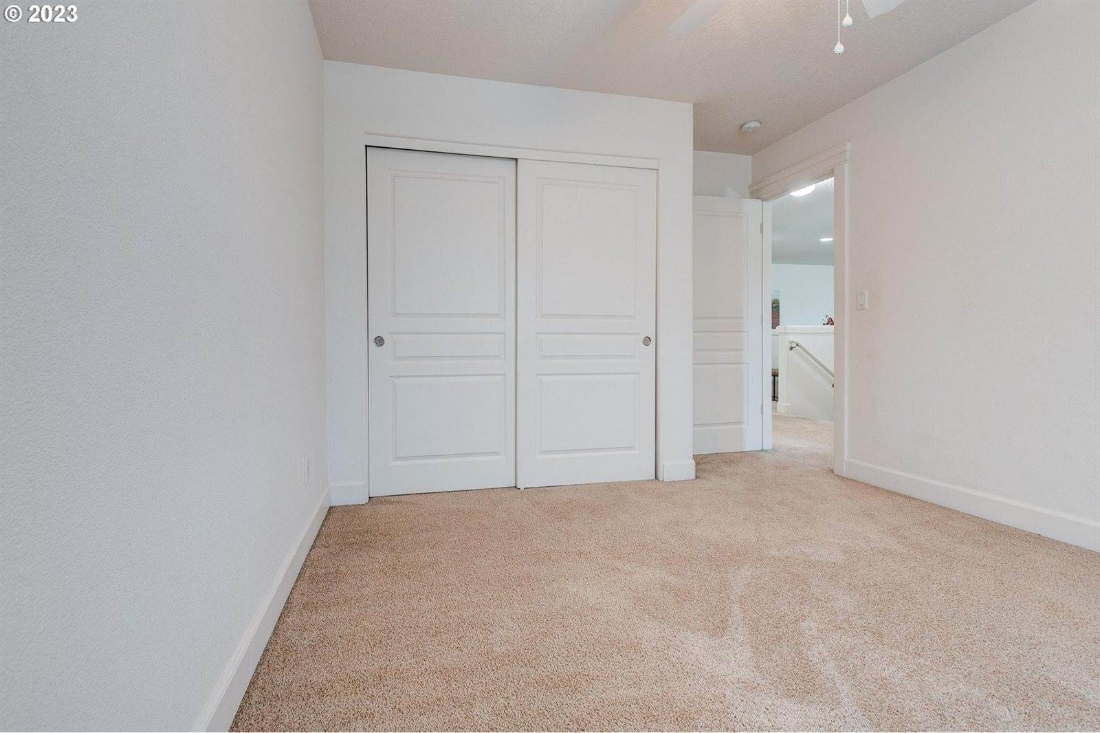 8371 SW Hayden Dr, Beaverton, OR 97007