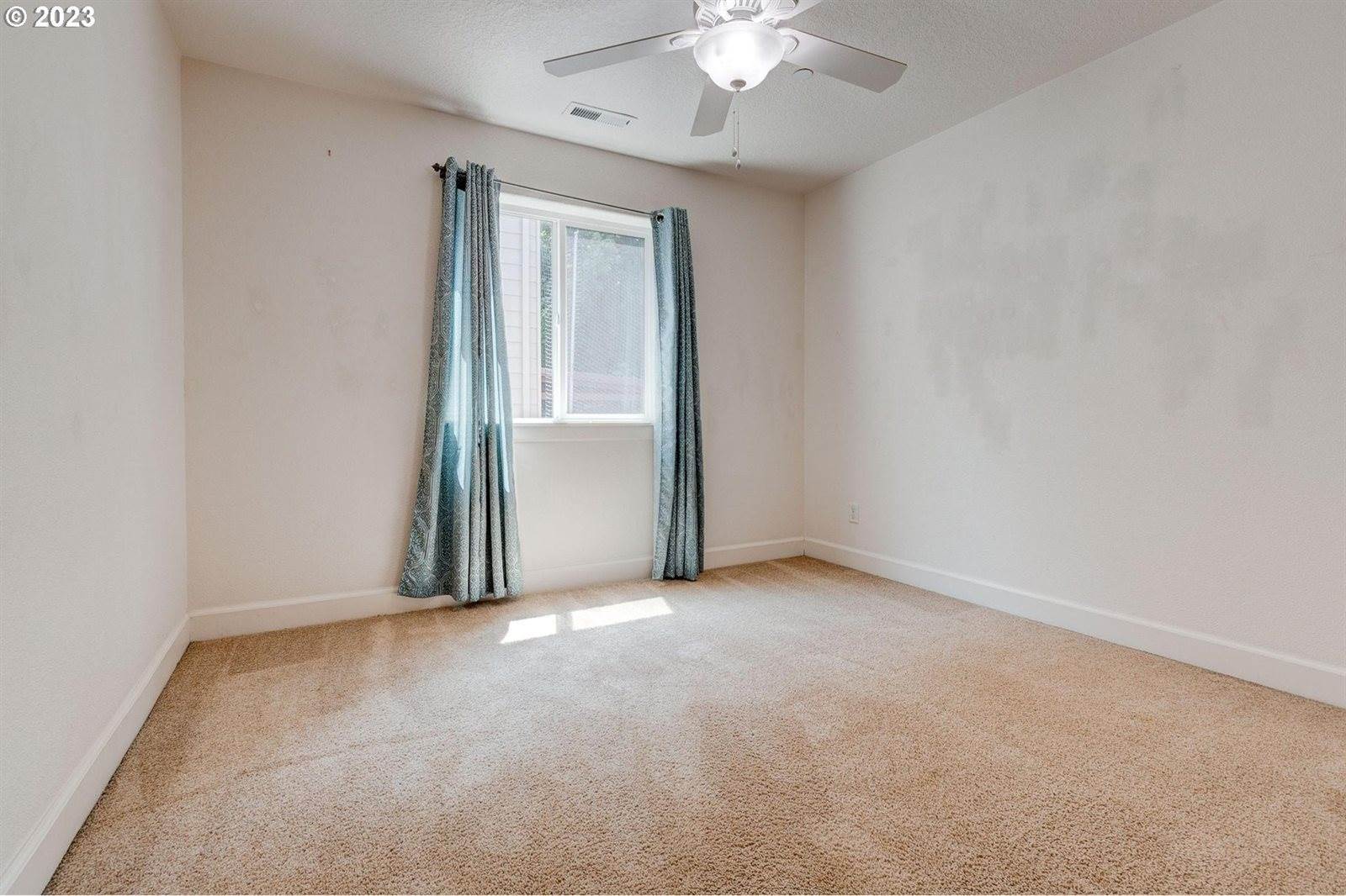 8371 SW Hayden Dr, Beaverton, OR 97007