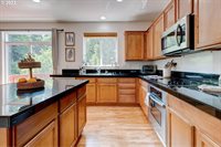 8371 SW Hayden Dr, Beaverton, OR 97007