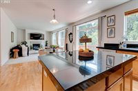 8371 SW Hayden Dr, Beaverton, OR 97007