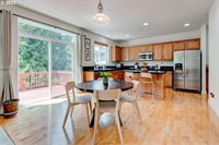 8371 SW Hayden Dr, Beaverton, OR 97007