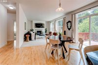 8371 SW Hayden Dr, Beaverton, OR 97007